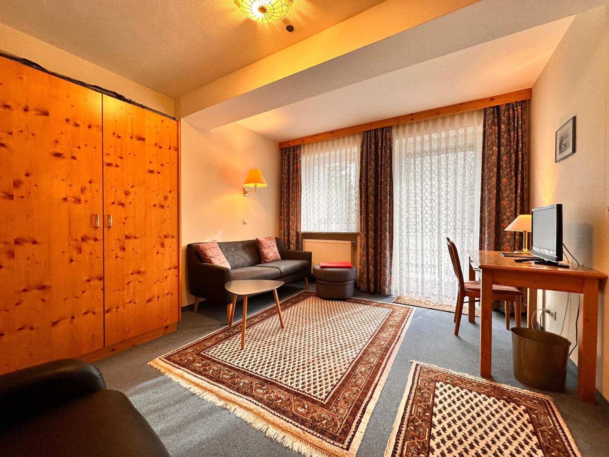Pension Zum Loewen, Parkplatz, Fruehstueck, Wlan, Zentral باد ستيبين المظهر الخارجي الصورة