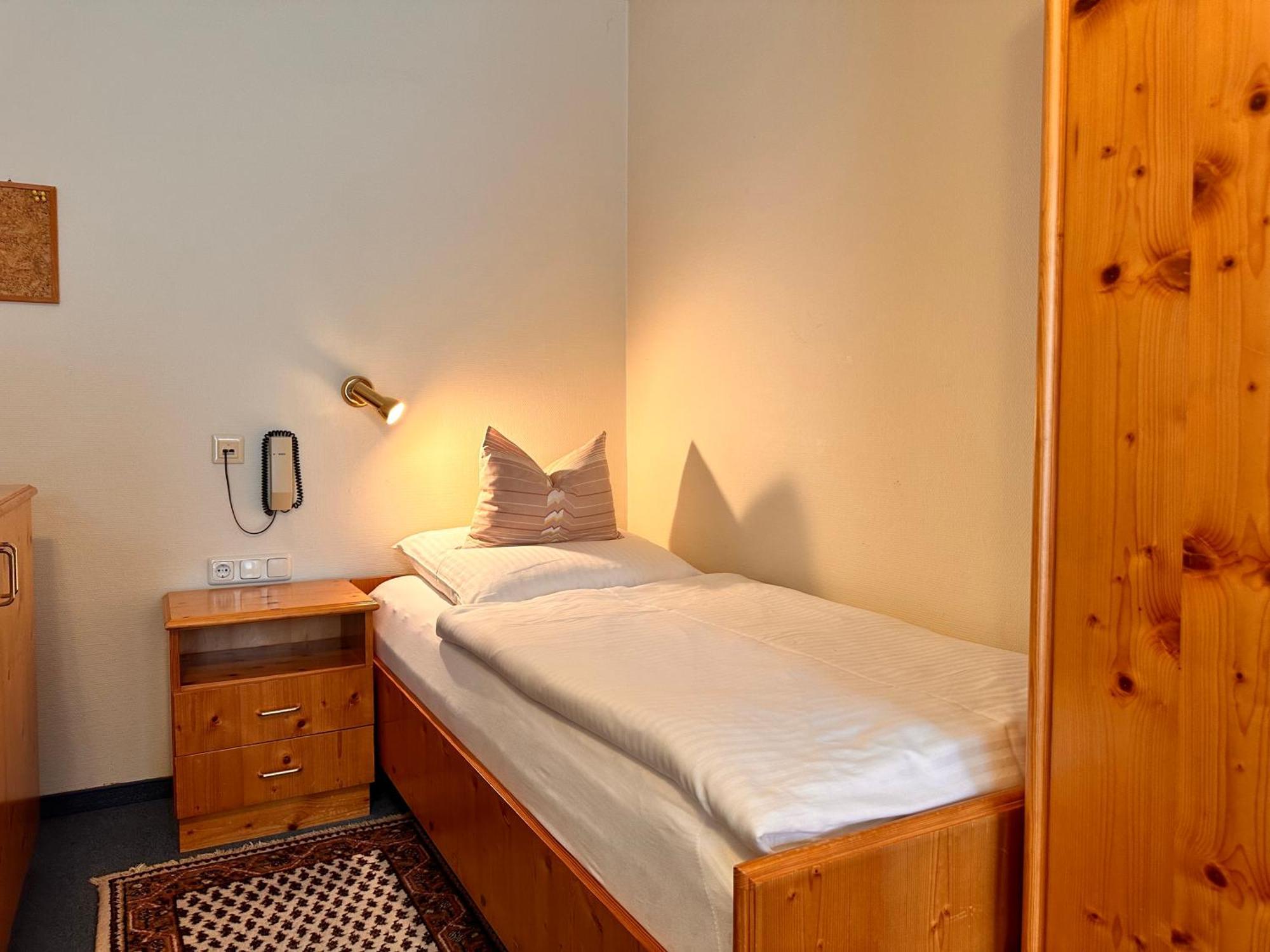 Pension Zum Loewen, Parkplatz, Fruehstueck, Wlan, Zentral باد ستيبين المظهر الخارجي الصورة