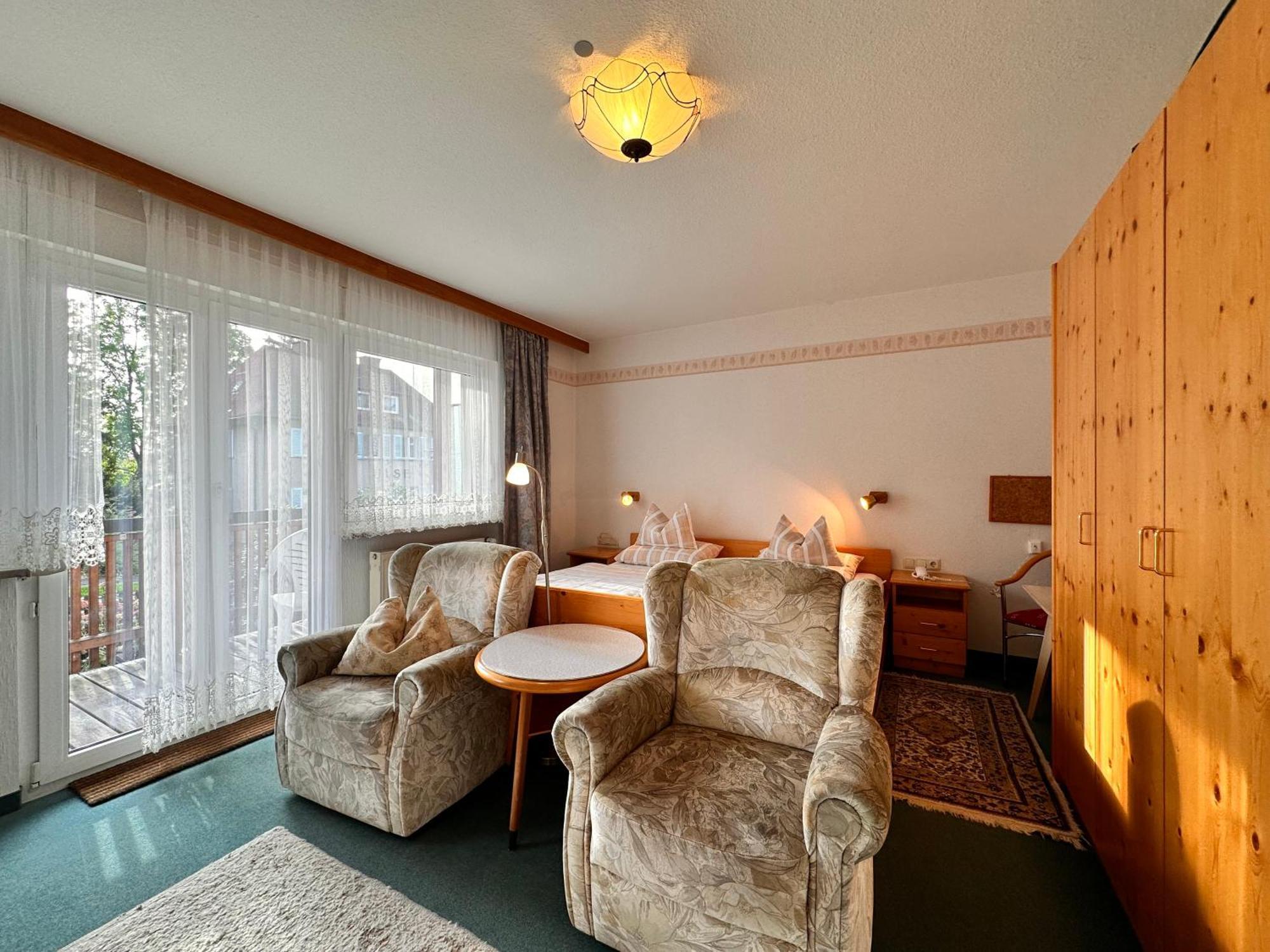 Pension Zum Loewen, Parkplatz, Fruehstueck, Wlan, Zentral باد ستيبين المظهر الخارجي الصورة