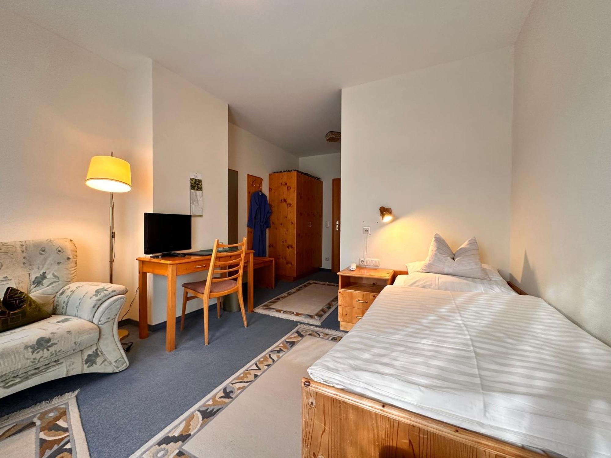 Pension Zum Loewen, Parkplatz, Fruehstueck, Wlan, Zentral باد ستيبين المظهر الخارجي الصورة
